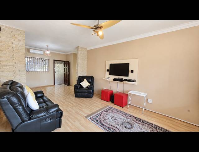 2.5 BEDROOM APARTMENT FOR SALE IN GLENWOOD